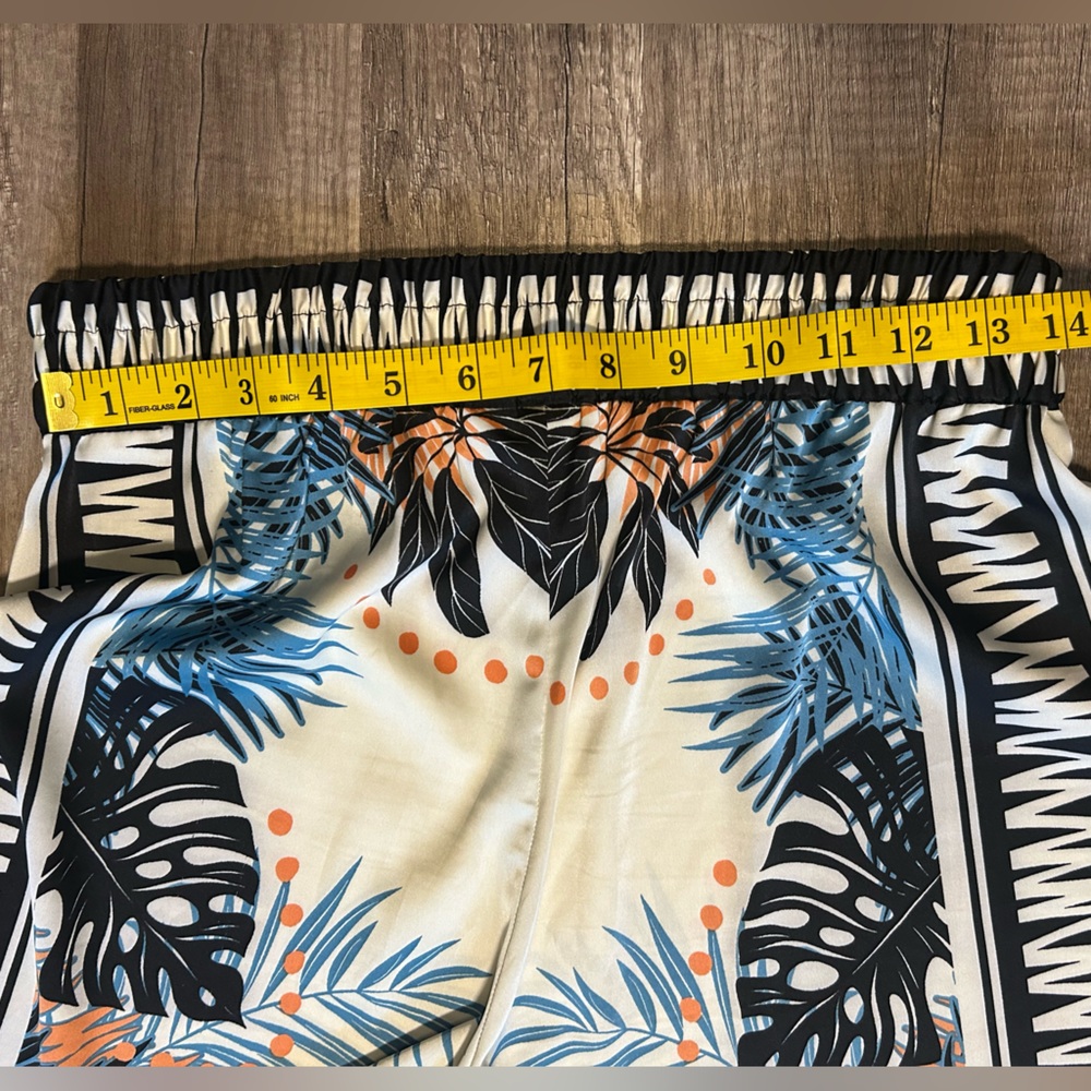 Joie Silky Satin Tropical BoWide Leg Pull-On Flowy Pants Flat Front Black White - Picture 4 of 6